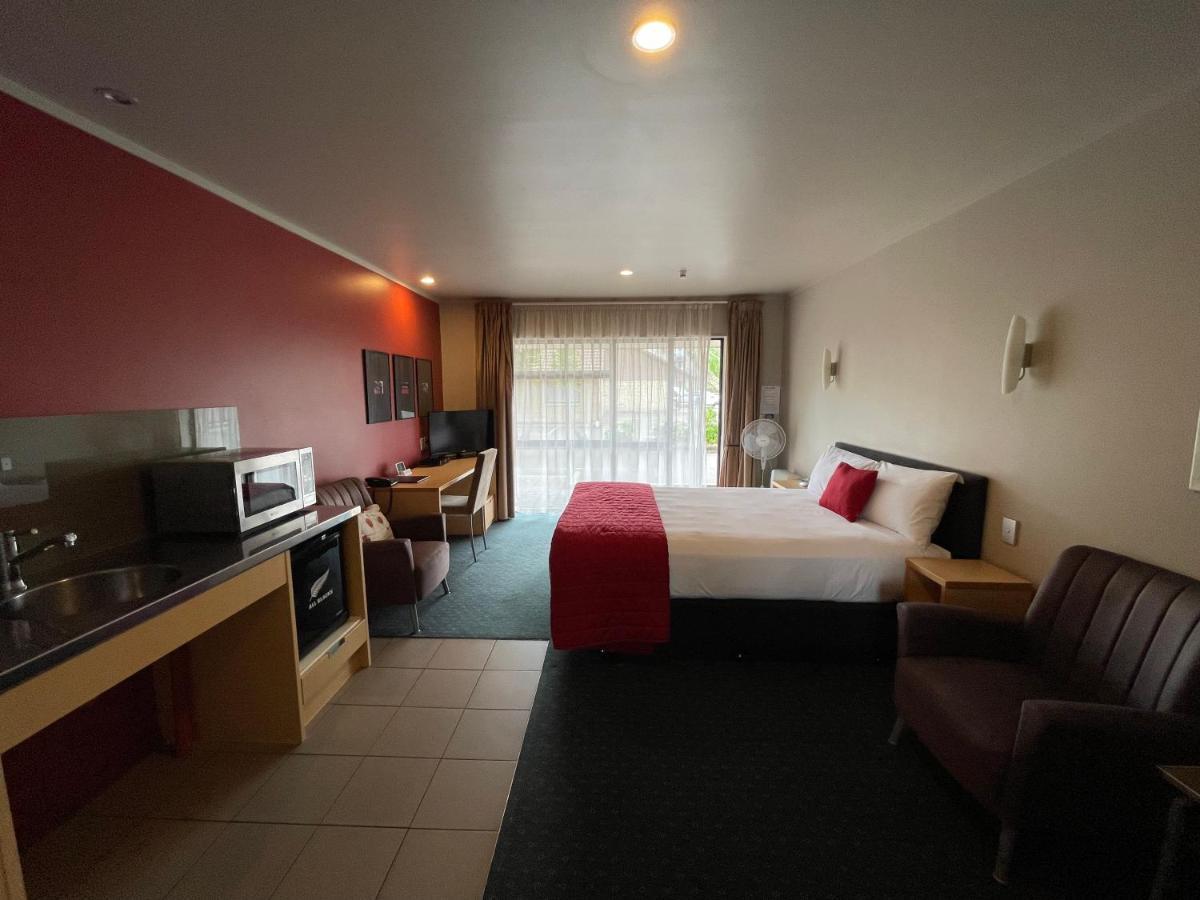 Bentleys Motor Inn Palmerston North Exterior foto