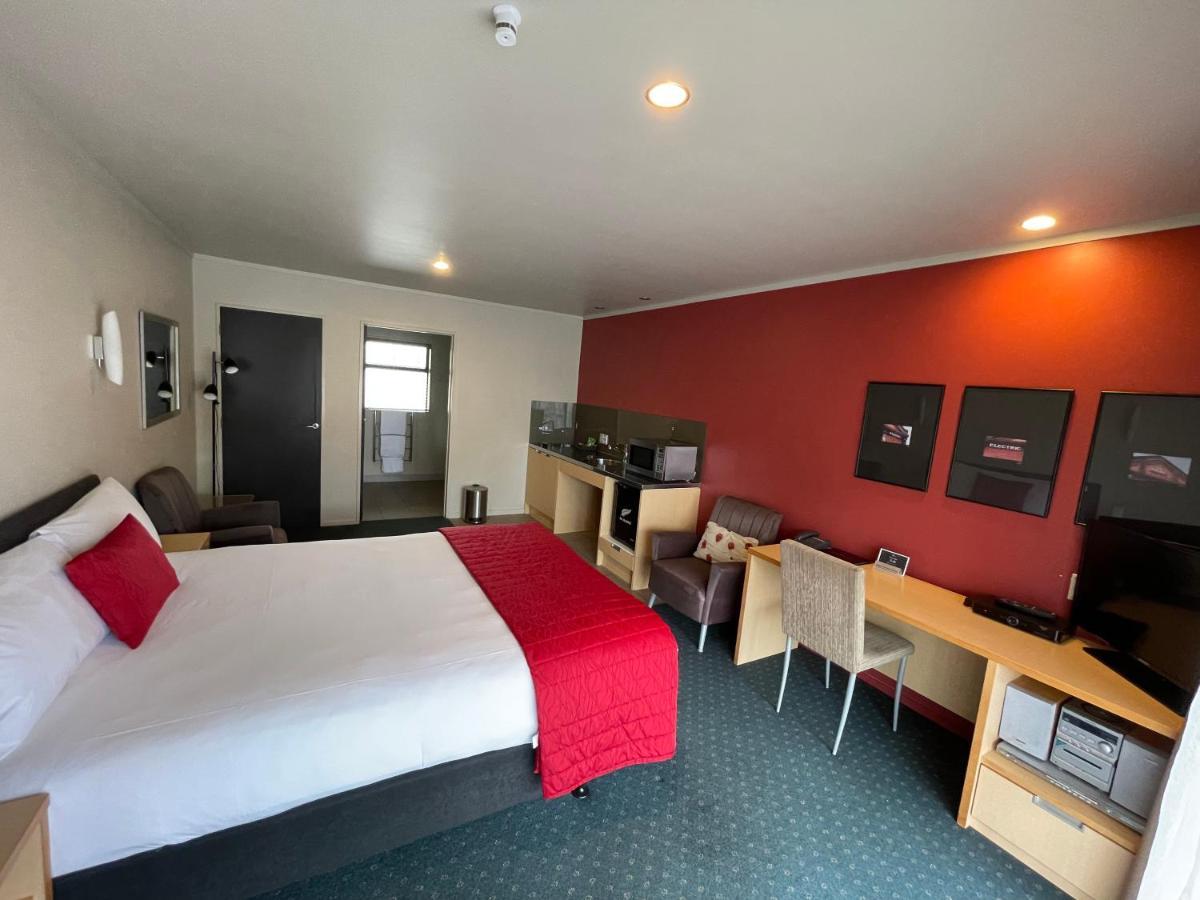 Bentleys Motor Inn Palmerston North Exterior foto