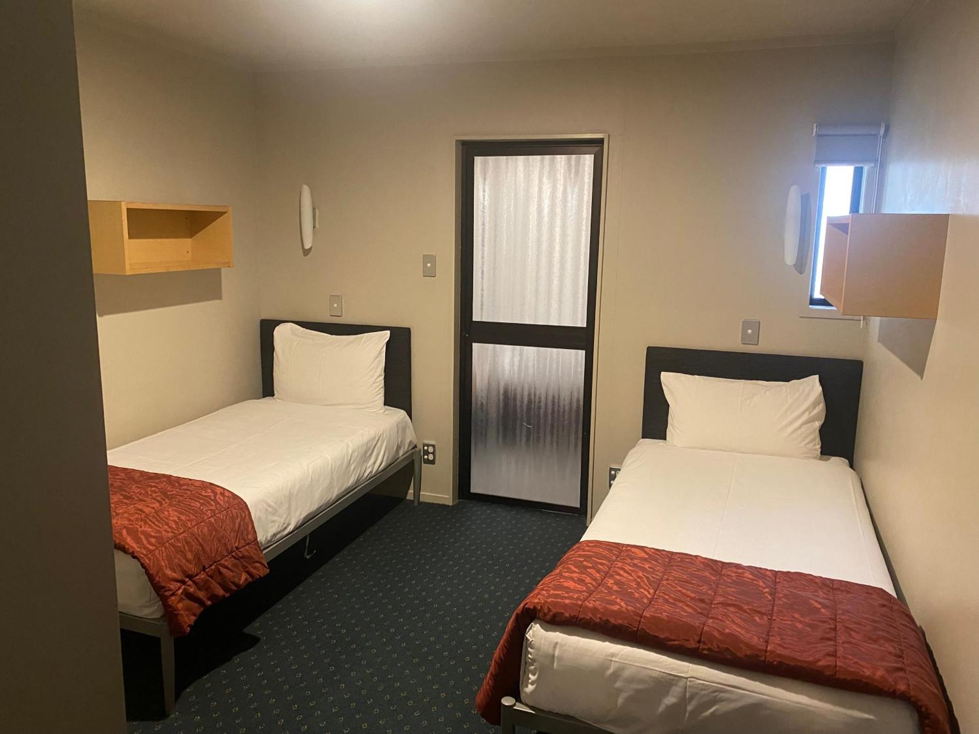 Bentleys Motor Inn Palmerston North Exterior foto