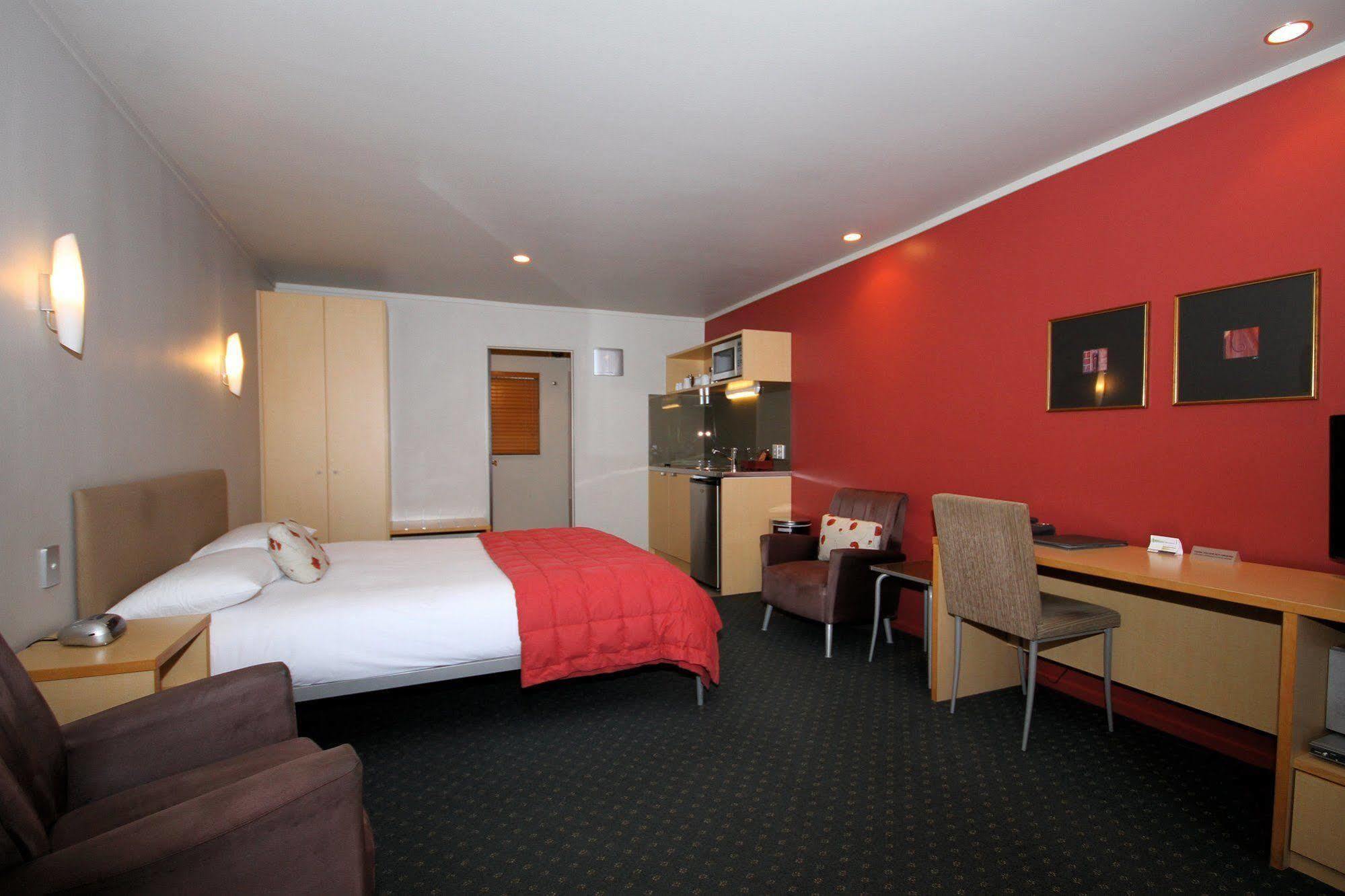 Bentleys Motor Inn Palmerston North Exterior foto